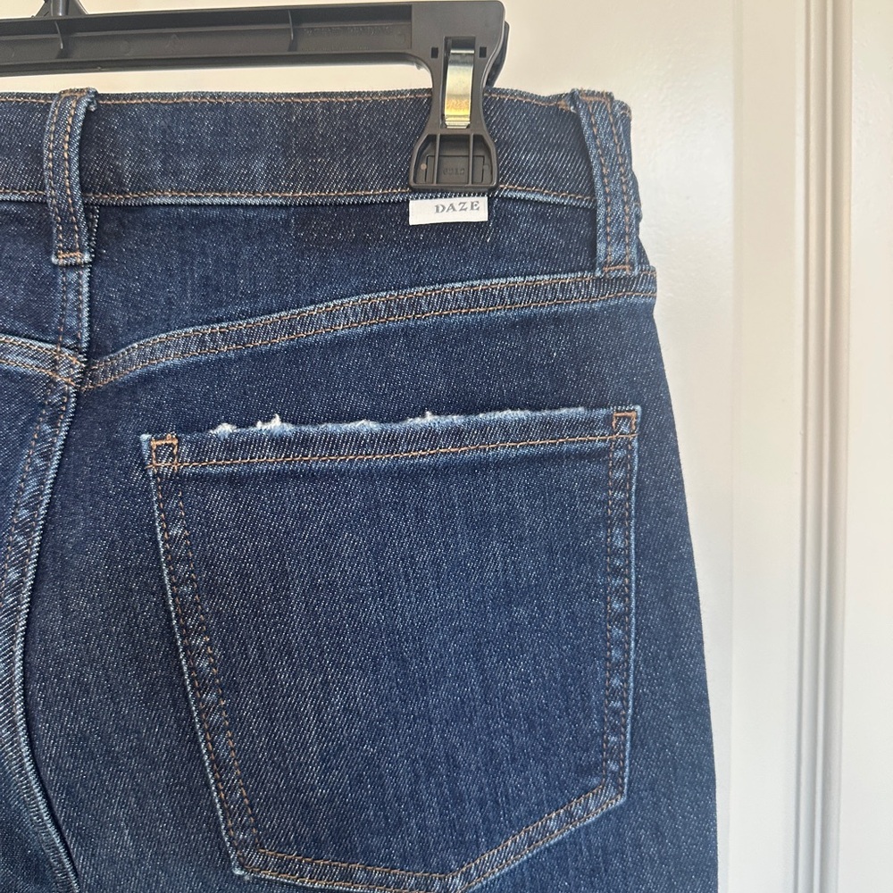Daze Shy Girl High Rise Crop Flare Jeans - raw hem - size 29 - Picture 6 of 11